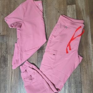 FIGS Chalk Pink Scrub Set